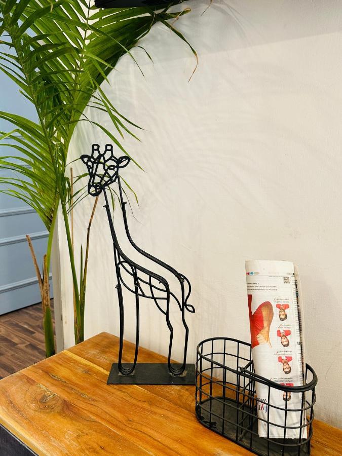 Anandmai Ghar - A Homestay In 瓜廖尔 外观 照片